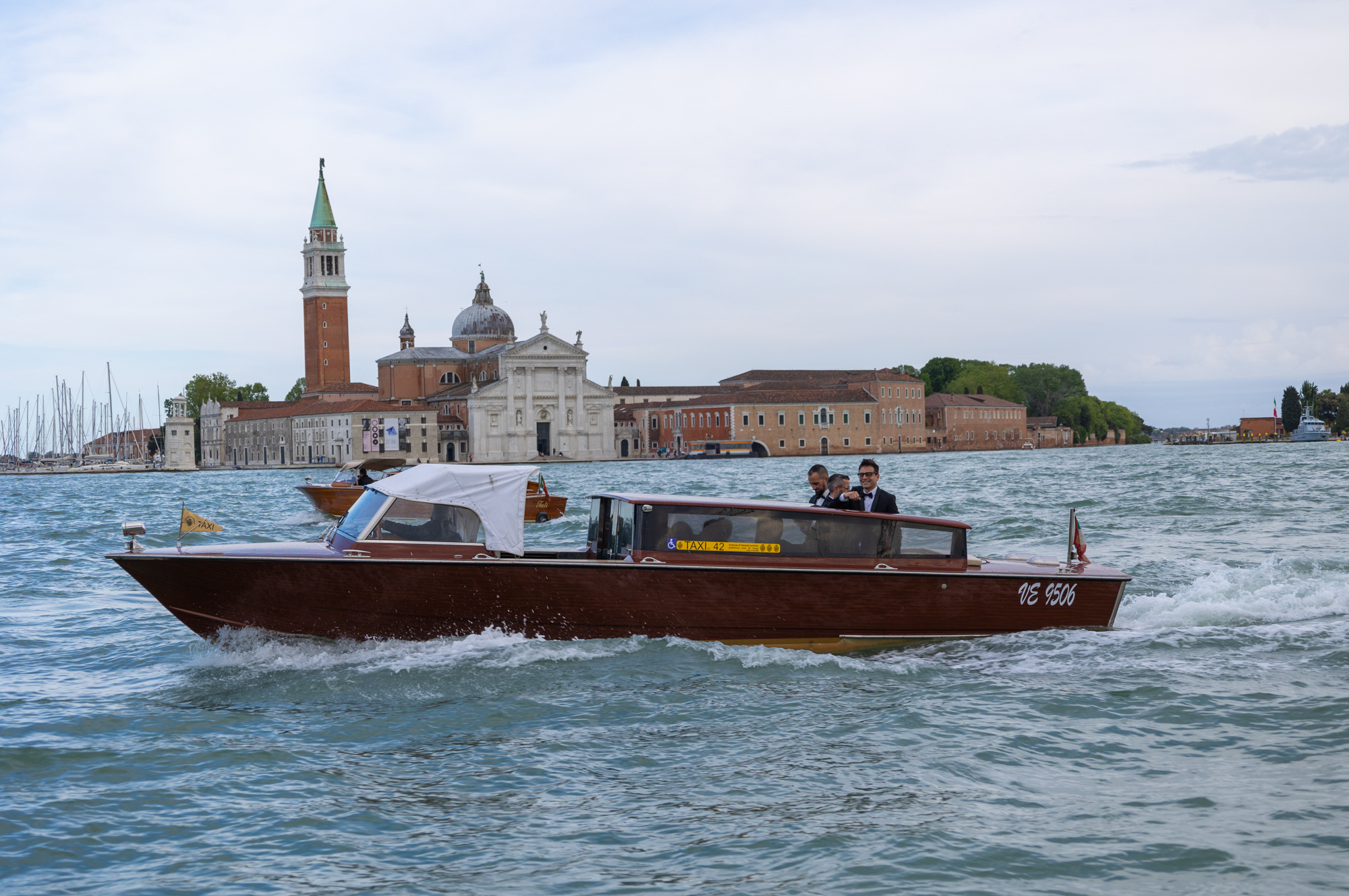 Taxi d’acqua a Venezia con vista sull’Isola di San Giorgio Maggiore